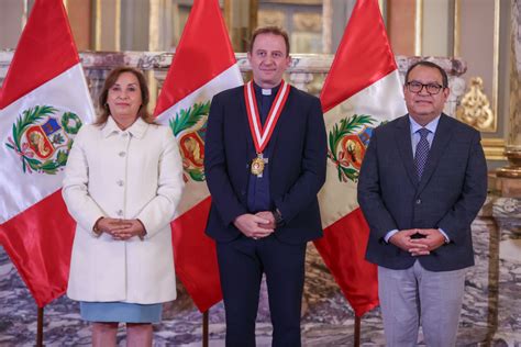 Ceremonia de condecoración de los supervivientes