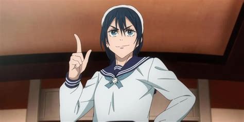 Riko Amanai siendo protegida