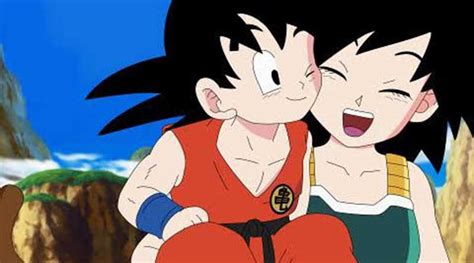 Gine abrazando a Goten, su nieto recién reencontrado