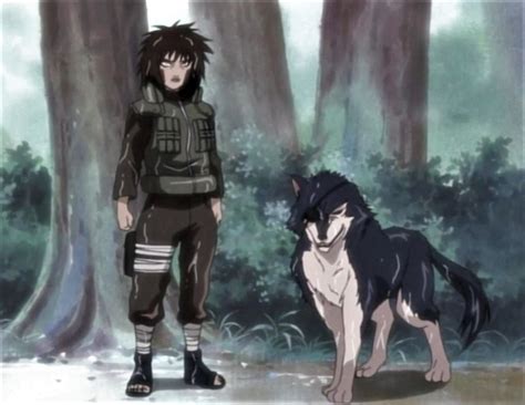 Tsume Inuzuka luchando junto a Kuromaru