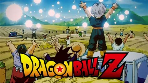 Personajes de Dragon Ball reuniendo energía para la Genkidama