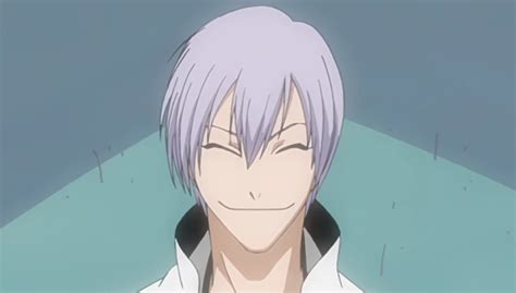 Gin Ichimaru con su uniforme de Capitán