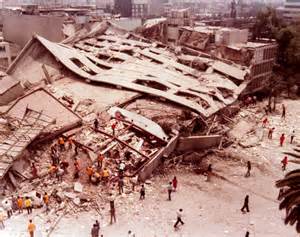 Escena de un terremoto devastador