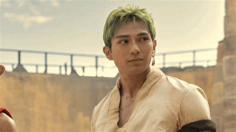 Mackenyu como Roronoa Zoro