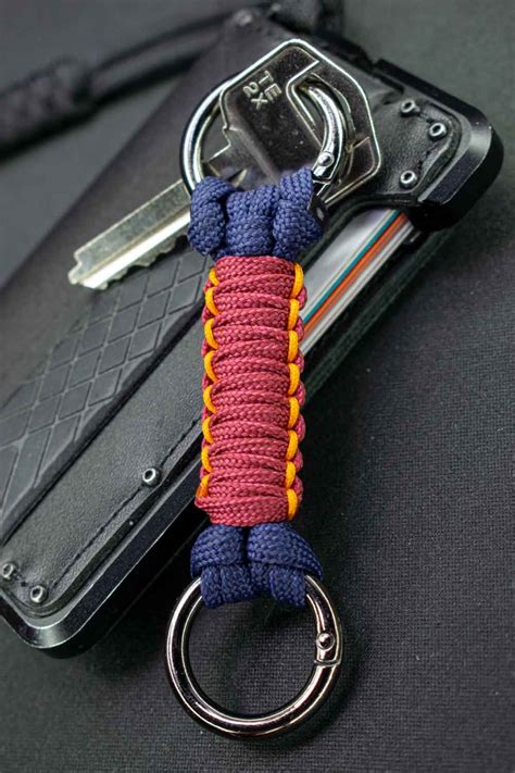 Diseño de llavero de paracord con temática de Bola de Dragón