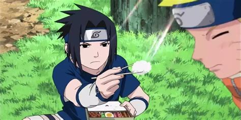 Sakura y Sasuke compartiendo su comida con Naruto