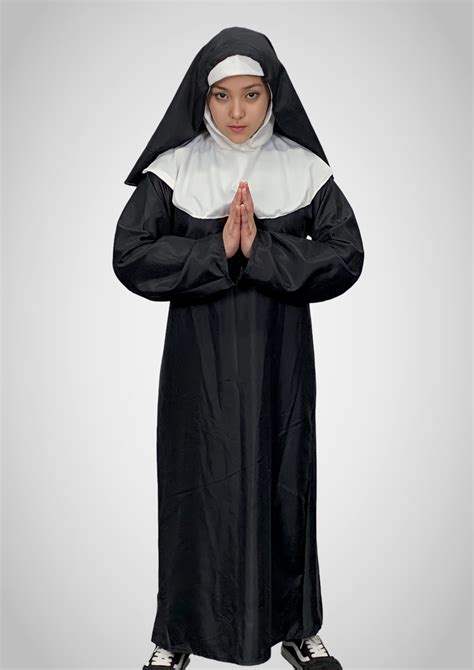 Descripción de Index vestida de monja