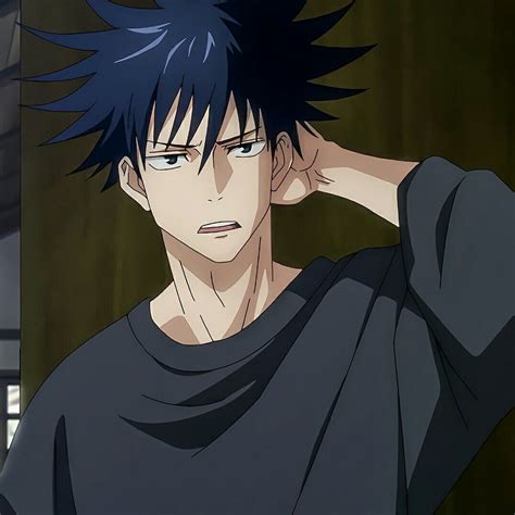 Megumi Fushiguro en acción