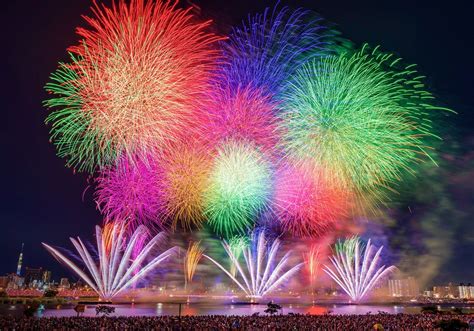 Espectáculo de fuegos artificiales en Japón