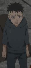 Kawaki en su vestimenta de Konoha