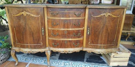 Restauración de muebles de madera antigua