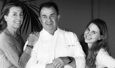 Retrato de Martín Berasategui con su esposa Oneka y su hija Ane