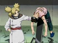 Temari enfrentándose a Tenten en los exámenes Chūnin