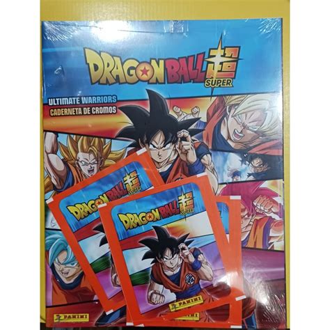 Niños comprando cromos de Dragon Ball en un kiosco