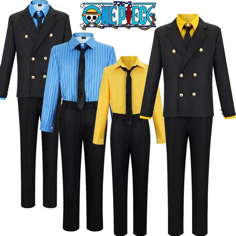Detalle del traje de Sanji: chaqueta, pantalón y accesorios