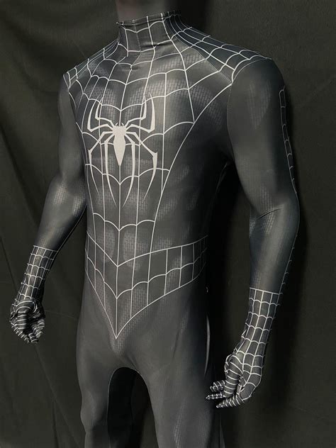 Diseño original del traje negro de Venom