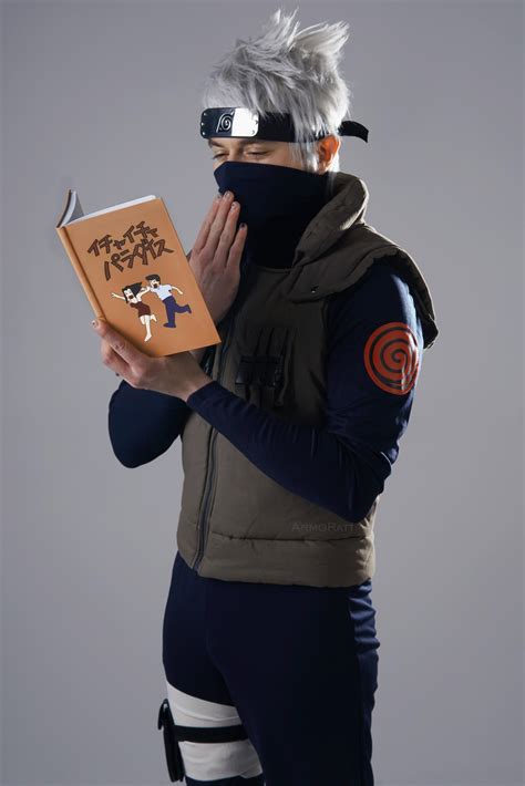 Cosplayers disfrazados de Kakashi en una convención