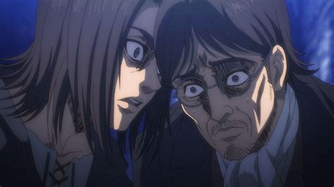 Rod y Historia liberando los recuerdos de Eren.