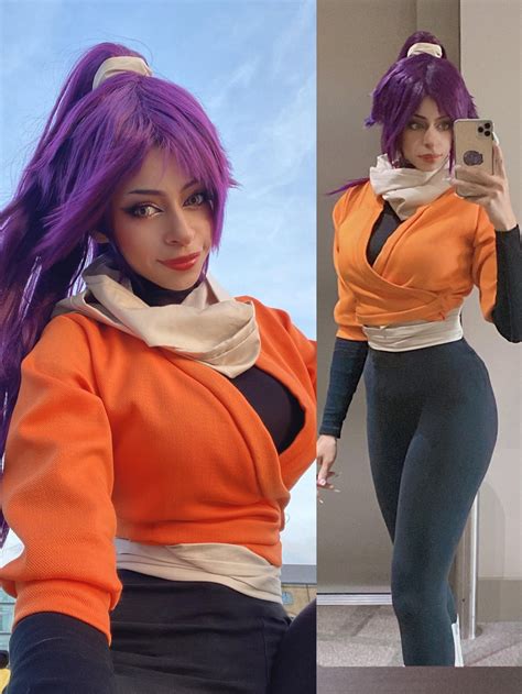 Cosplay de Yoruichi Shihoin altamente detallado
