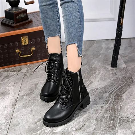 Botas negras de Licht Todoroki