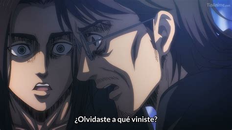 Eren besando la mano de Historia y obteniendo un recuerdo