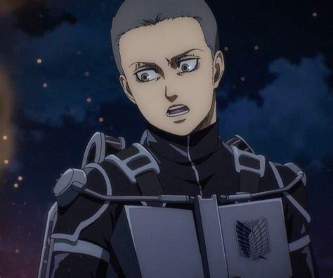 Connie Springer en uniforme de recluta