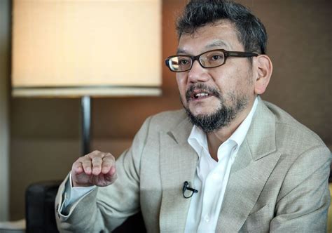 Hideaki Anno dirigiendo Godzilla
