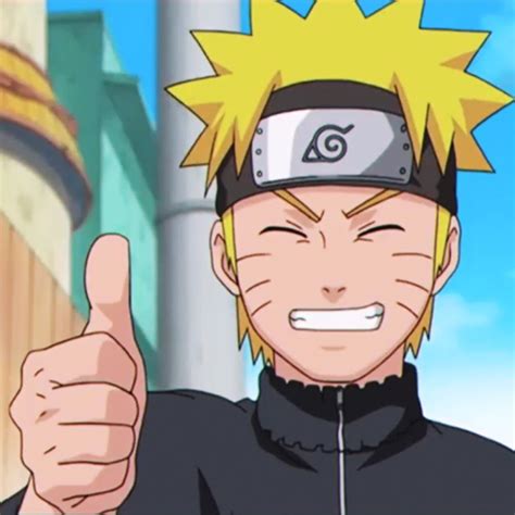 Naruto Uzumaki levantando el puño