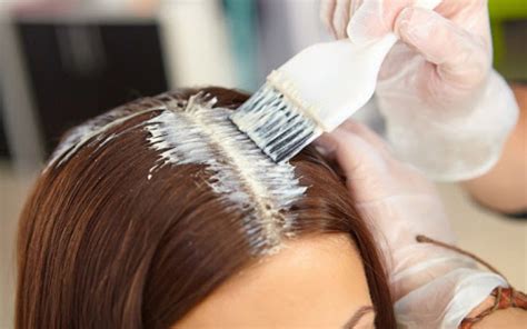 Esquema de aplicación de tinte en secciones de cabello