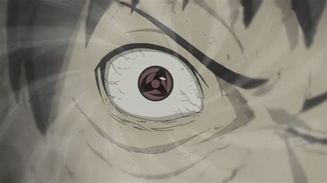 Obito usando el Kamui para volverse intangible