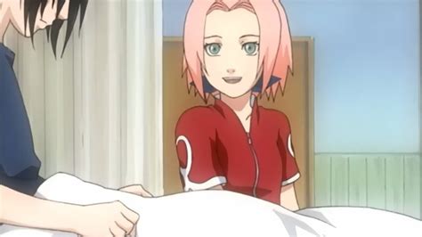 Sakura atendiendo a Sasuke en el hospital