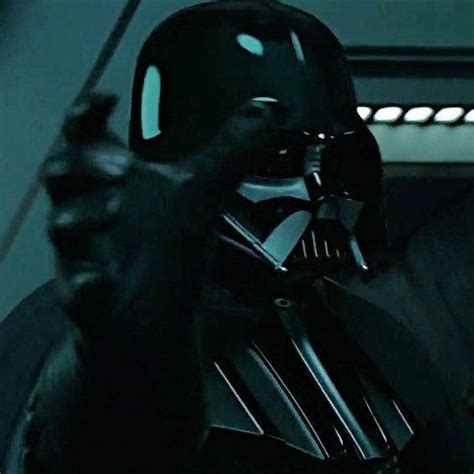 Darth Vader usando la Fuerza contra Obito