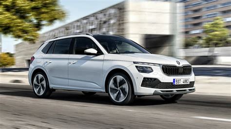 ŠKODA KAMIQ GO aparcado en ciudad