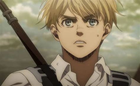 Retrato de la Sra. Arlert con cabello rubio y rasgos similares a los de Armin