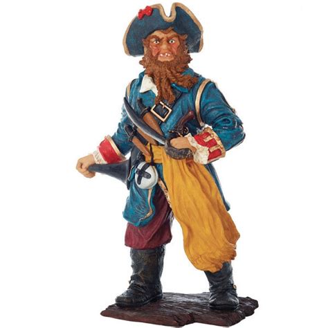 Artesano de cera mostrando figuras de piratas