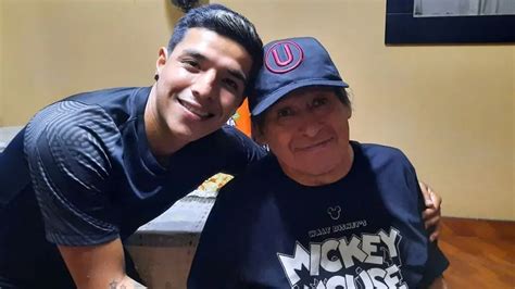 Fotografía de Yersson Espinoza, 'Chanchito Jr.', junto a su padre 'Care Chancho'.