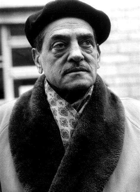 Ilustración de Luis Buñuel en su estudio