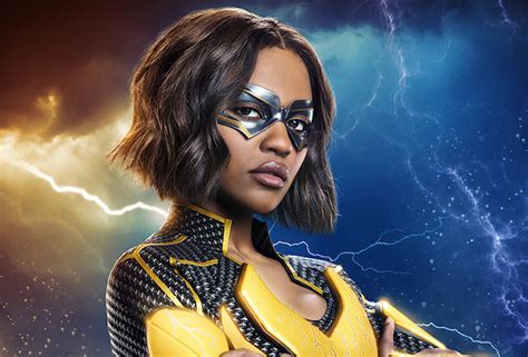 Jennifer Pierce como Lightning