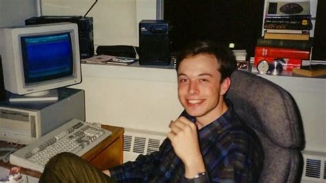 Elon Musk en su juventud programando