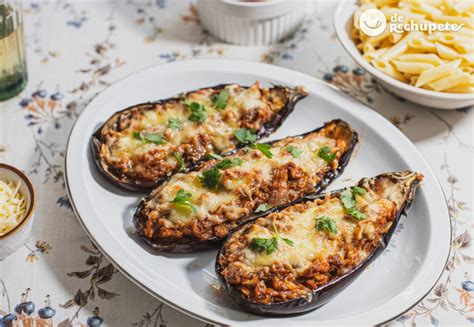 Berenjenas rellenas estilo griego (Paputsakia)