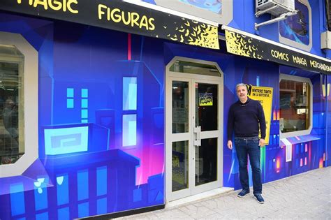Fachada de La Batcueva, la tienda más friki de Plasencia.