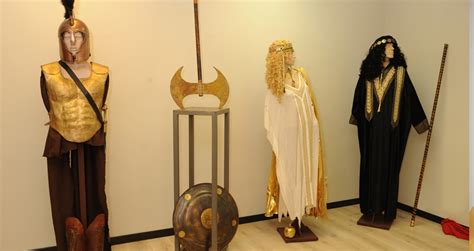 Máscaras y vestuario de 