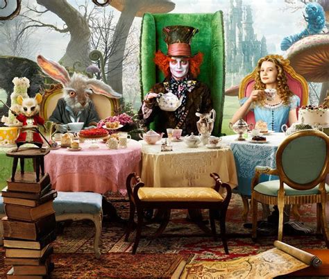 Réplica de una escena de la fiesta del té del Sombrerero Loco
