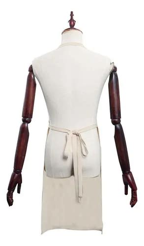 Ilustración de Tatsu con delantal y traje de yakuza