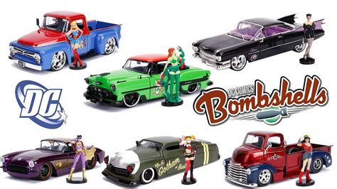 Primer plano de una carta de DC Comics Bombshells con un diseño detallado