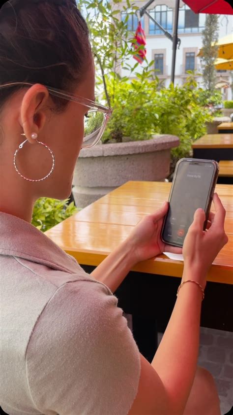 Viñeta que representa un momento íntimo entre Francesca y Bruno