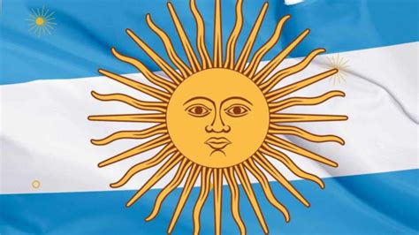 Sol de Plata con la bandera argentina como capa
