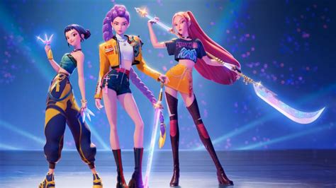 Ilustración de las tres protagonistas de Las Guerreras K-Pop como banda de K-pop