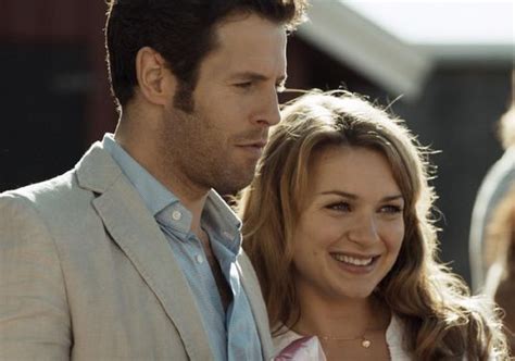 Imagen de Erica Falck y Patrik Hedström investigando