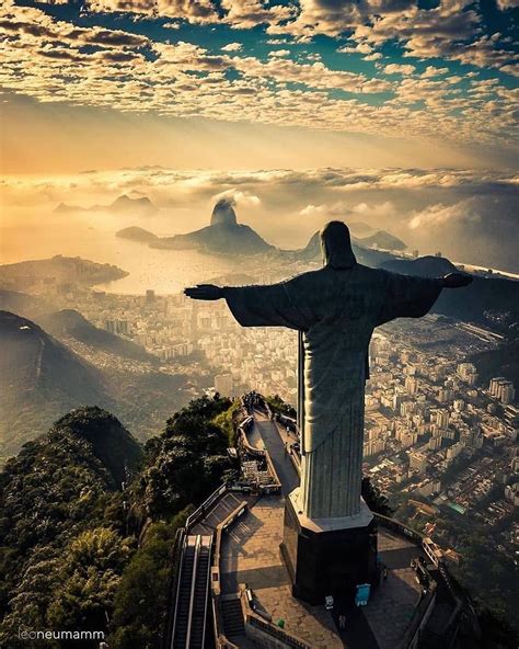 Vista panorámica de Río de Janeiro con el Cristo Redentor